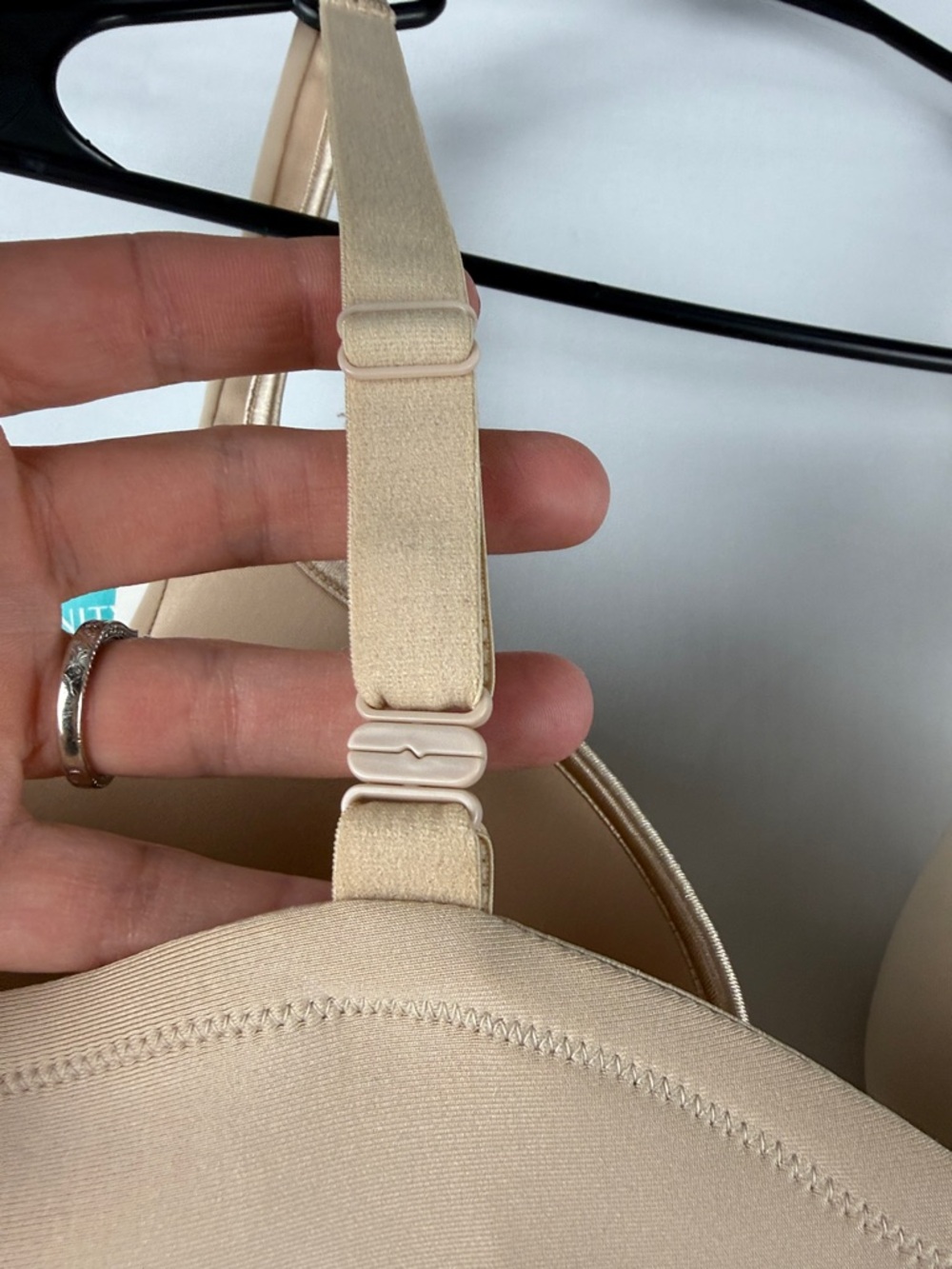 Vanity Fair Nude Lightly Lined Underwire Bra 42C Full Coverage NWT - Picture 4 of 5